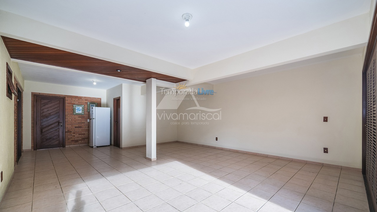 Casa para aluguel de temporada em Bombinhas (Praia de Bombas)