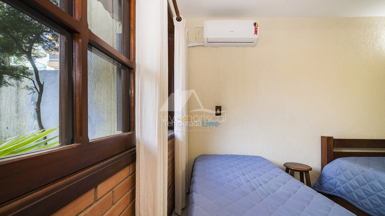 Casa para aluguel de temporada em Bombinhas (Praia de Bombas)