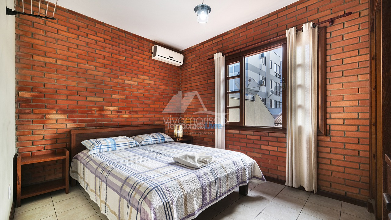 Casa para aluguel de temporada em Bombinhas (Praia de Bombas)