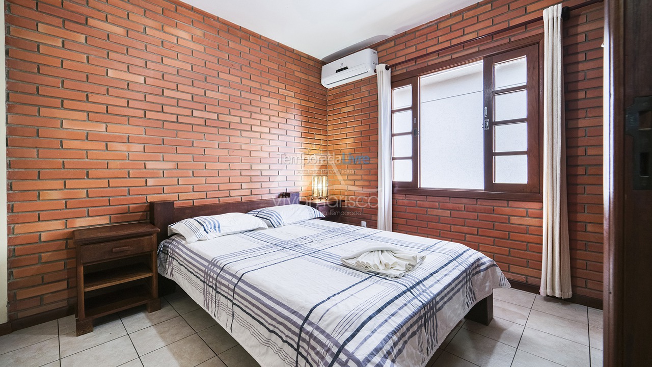 Casa para aluguel de temporada em Bombinhas (Praia de Bombas)