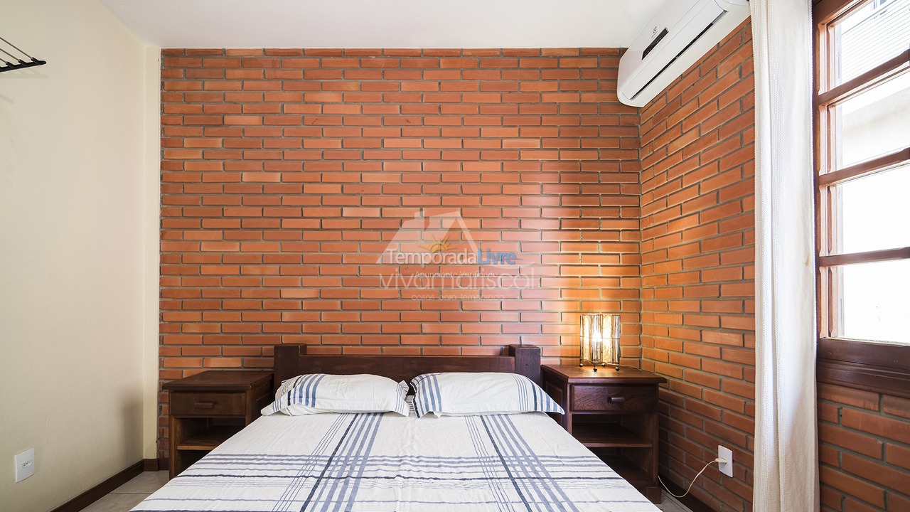 Casa para aluguel de temporada em Bombinhas (Praia de Bombas)