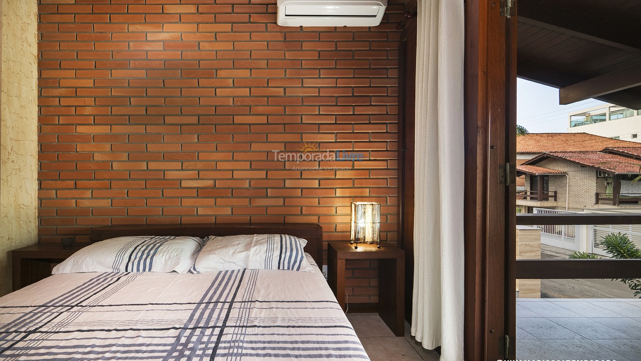 Casa para aluguel de temporada em Bombinhas (Praia de Bombas)