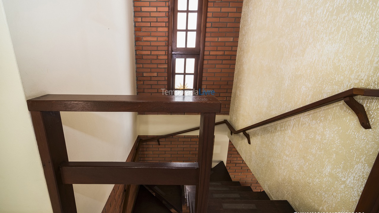 Casa para aluguel de temporada em Bombinhas (Praia de Bombas)