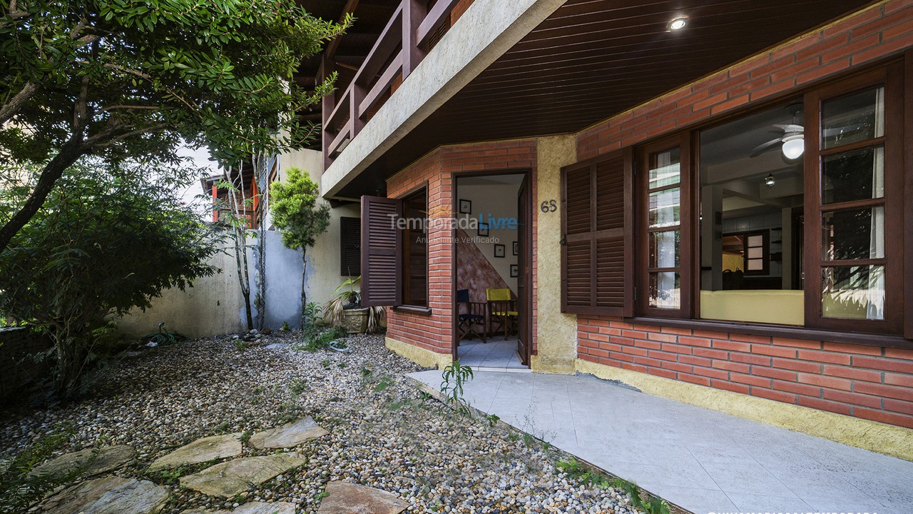 Casa para aluguel de temporada em Bombinhas (Praia de Bombas)