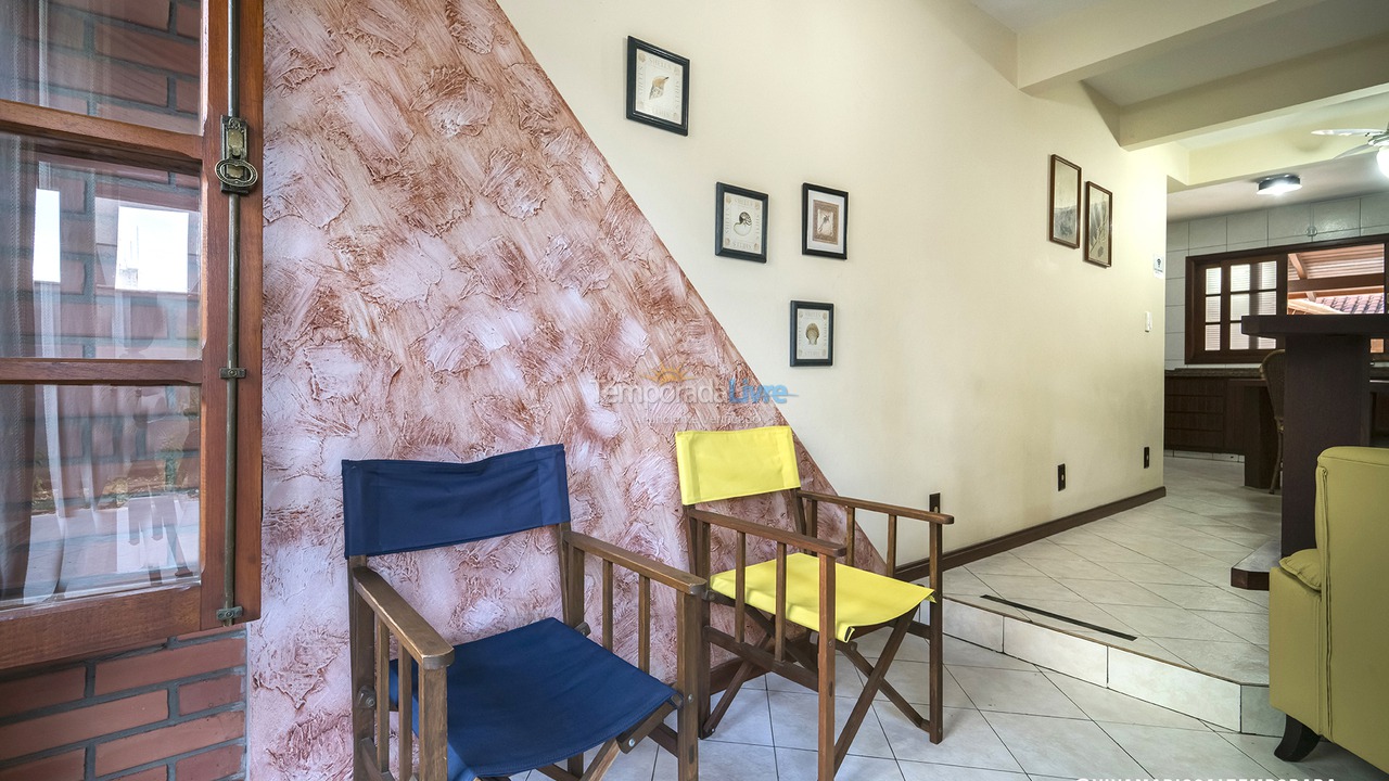 Casa para aluguel de temporada em Bombinhas (Praia de Bombas)