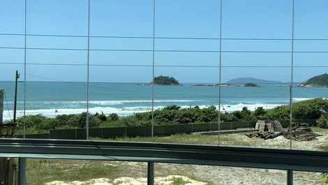 Sea Front 3 bedrooms! Split Praia de Palmas.