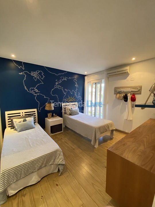 Casa para aluguel de temporada em São Sebastião (Praia da Baleia)