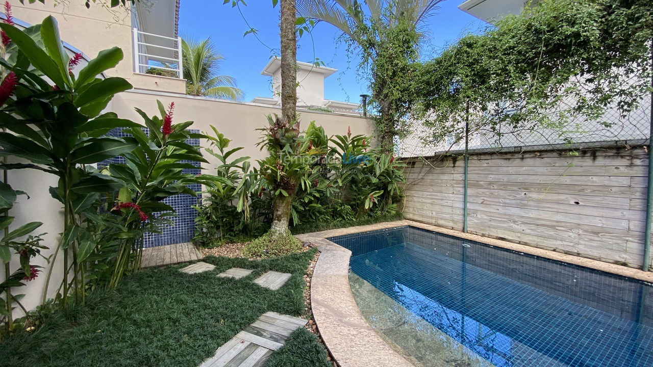 Casa para aluguel de temporada em São Sebastião (Praia da Baleia)