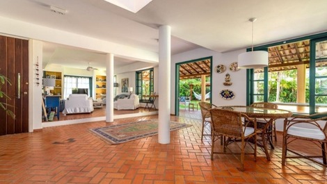 Casa na praia da Baleia