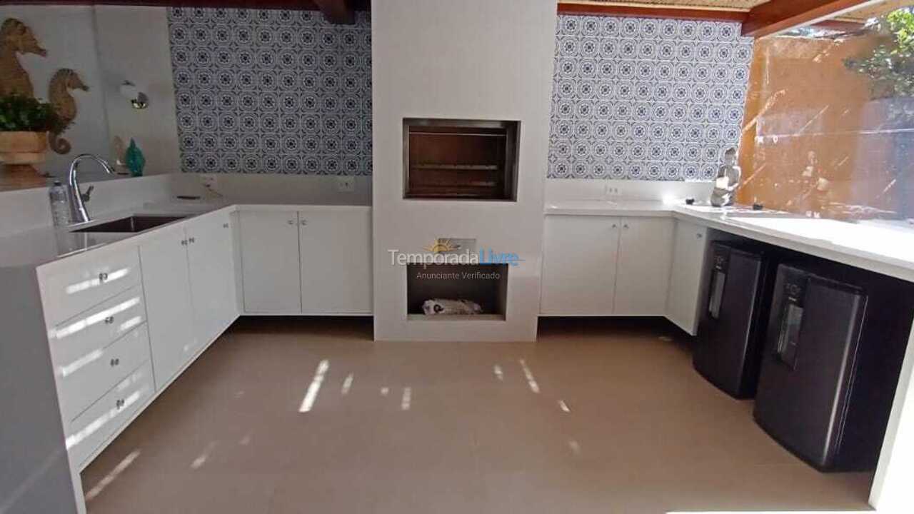 Casa para alquiler de vacaciones em São Sebastião (Camburi)