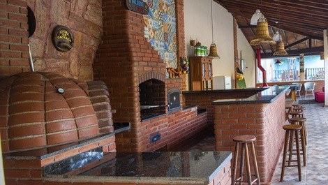 Balcão com banquetas