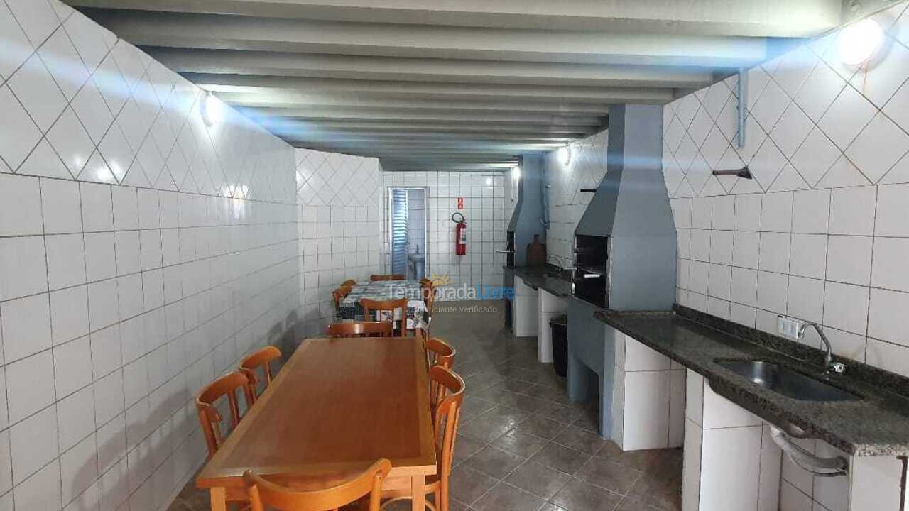 Apartamento para aluguel de temporada em Ubatuba (Praia das Toninhas)
