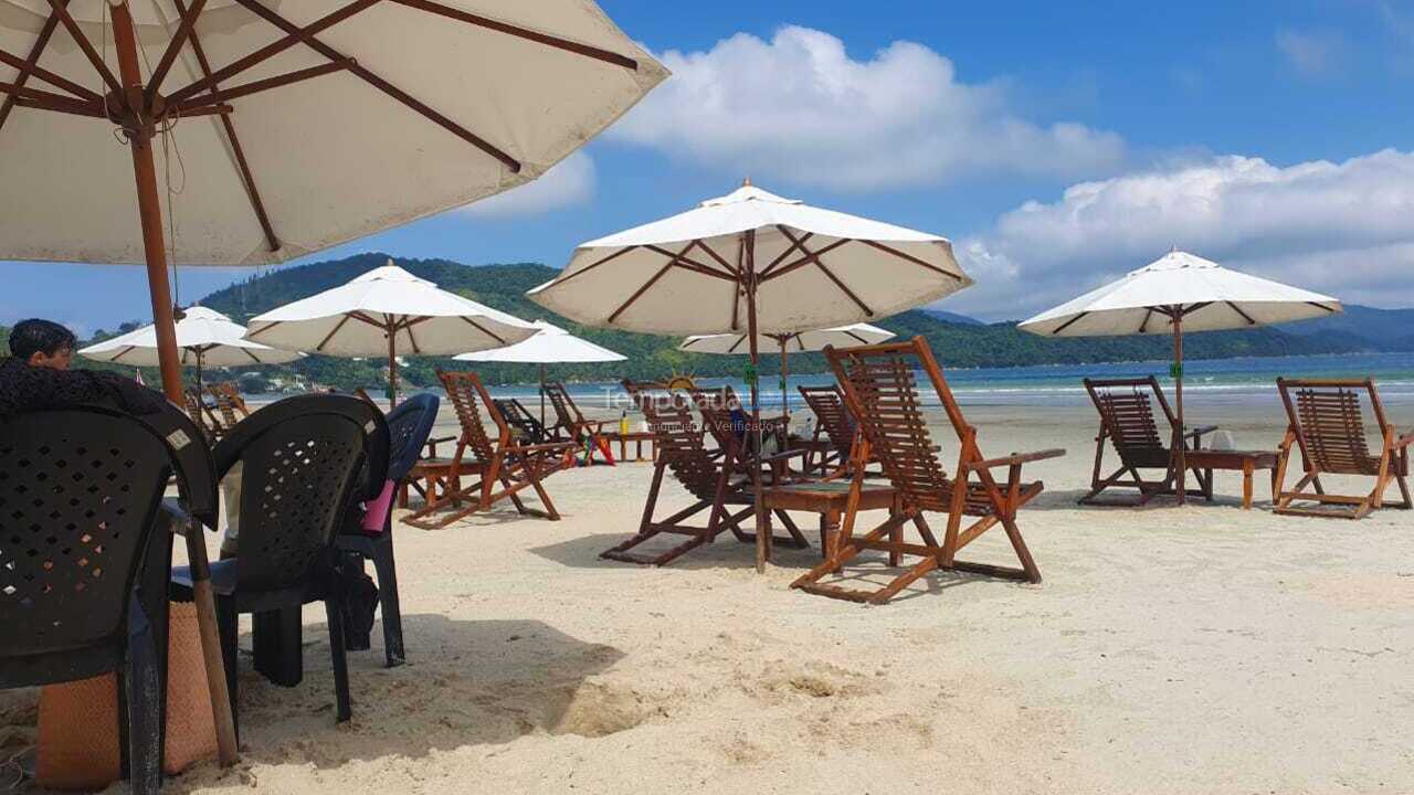 Apartamento para aluguel de temporada em Ubatuba (Praia das Toninhas)