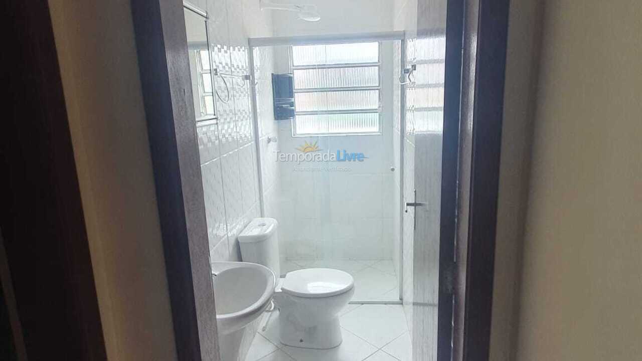 Apartamento para aluguel de temporada em Ubatuba (Praia das Toninhas)