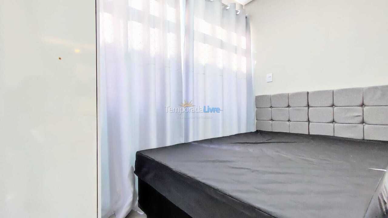 Apartamento para aluguel de temporada em Guarujá (Pitangueiras)