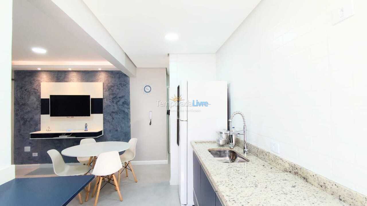 Apartamento para aluguel de temporada em Guarujá (Pitangueiras)