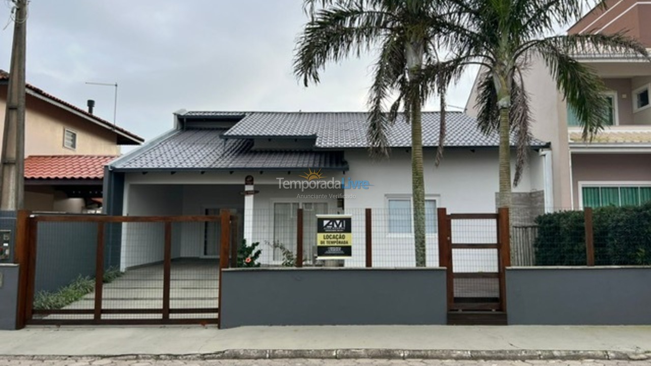 Casa para aluguel de temporada em São Francisco do Sul (Prainha)