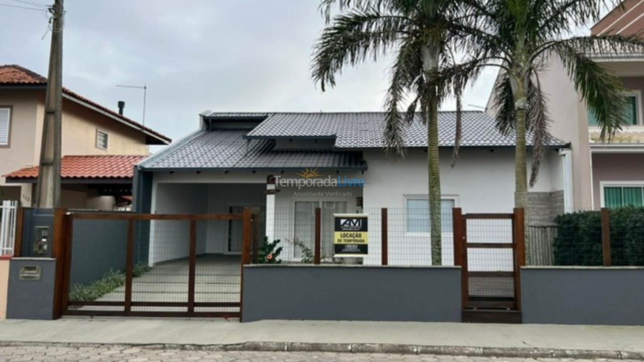 Casa para aluguel de temporada em São Francisco do Sul (Prainha)