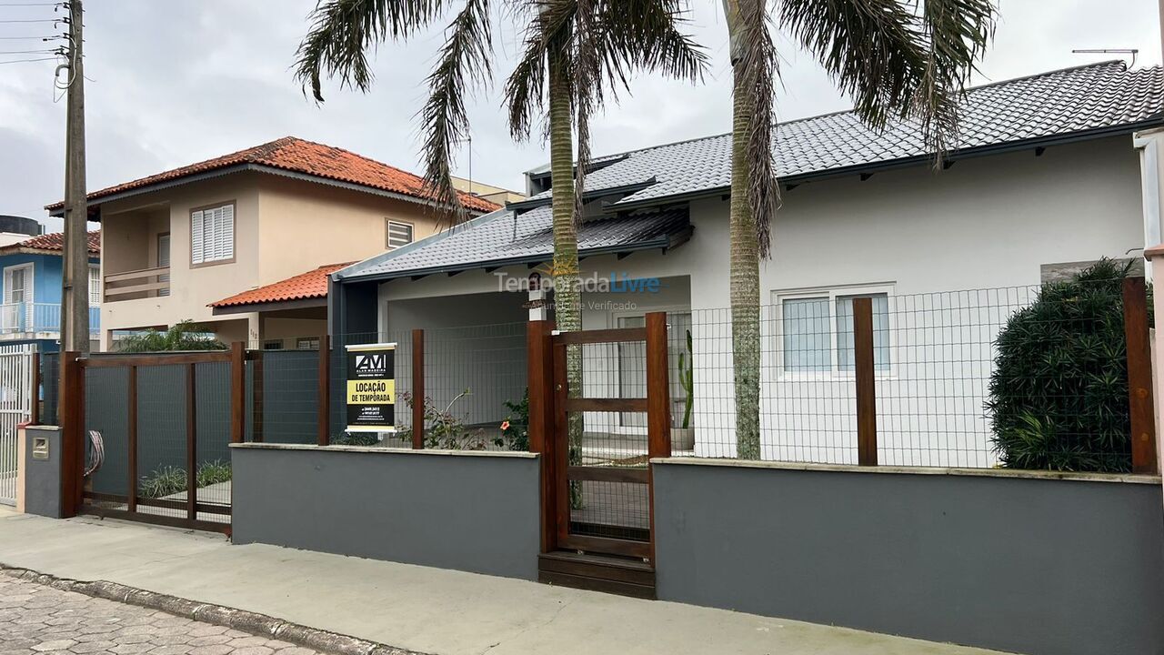 Casa para aluguel de temporada em São Francisco do Sul (Prainha)