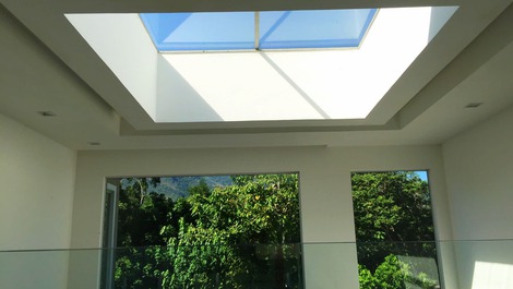 Casa Moderna, contemporânea e integrada a natureza - Aluguel ANUAL