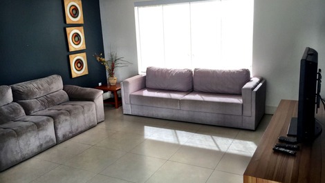 Casa Moderna, contemporânea e integrada a natureza - Aluguel ANUAL