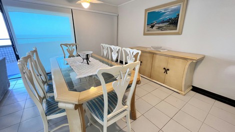 Beachfront penthouse for 15 people in Riviera de São Lourenço