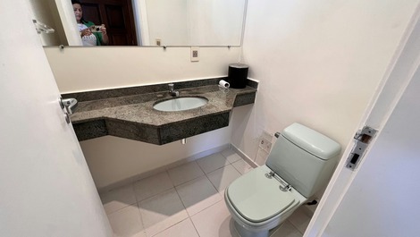 Beachfront penthouse for 15 people in Riviera de São Lourenço