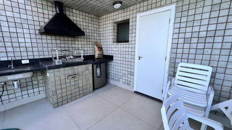 Beachfront penthouse for 15 people in Riviera de São Lourenço