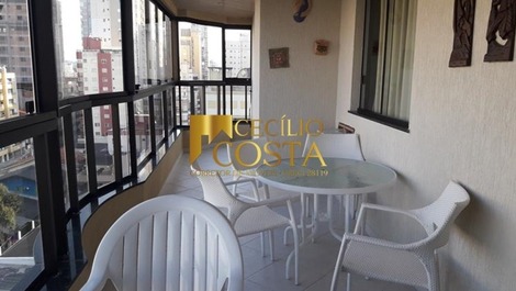 Belíssimo Apartamento com 04 Dormitórios em Meia Praia - Itapema/SC
