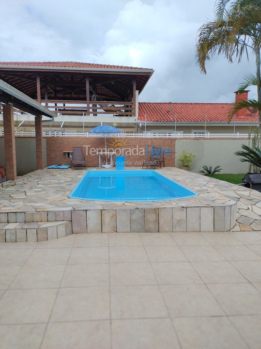 Casa para aluguel de temporada em Guaratuba (Coroados)