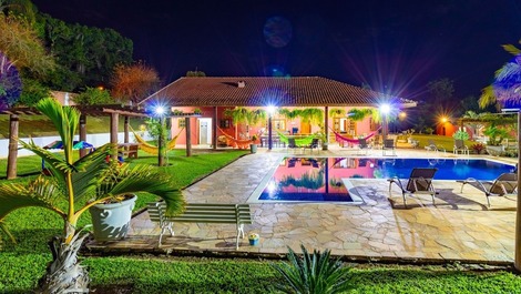 Chácara Santa Luzia Tietê - 7Súites/40P - Lounge/Piscina Climatiza