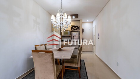 APTO COM 02 QUARTOS 150M DO MAR PRAIA DO MARISCAL/BOMBINHAS (LA016EF)