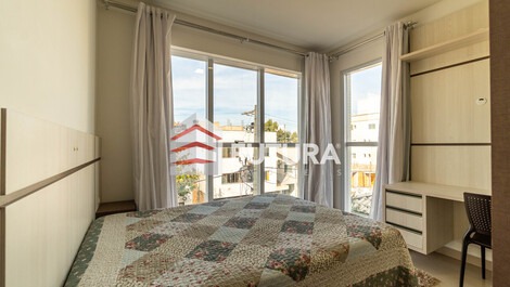 APTO COM 02 QUARTOS 150M DO MAR PRAIA DO MARISCAL/BOMBINHAS (LA016EF)