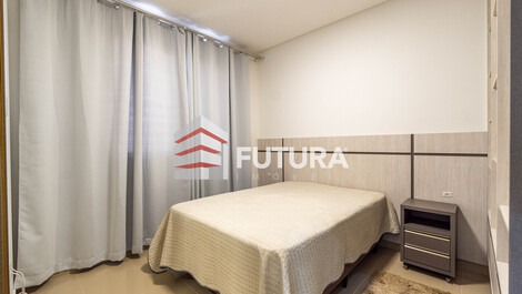 APTO COM 02 QUARTOS 150M DO MAR PRAIA DO MARISCAL/BOMBINHAS (LA016EF)