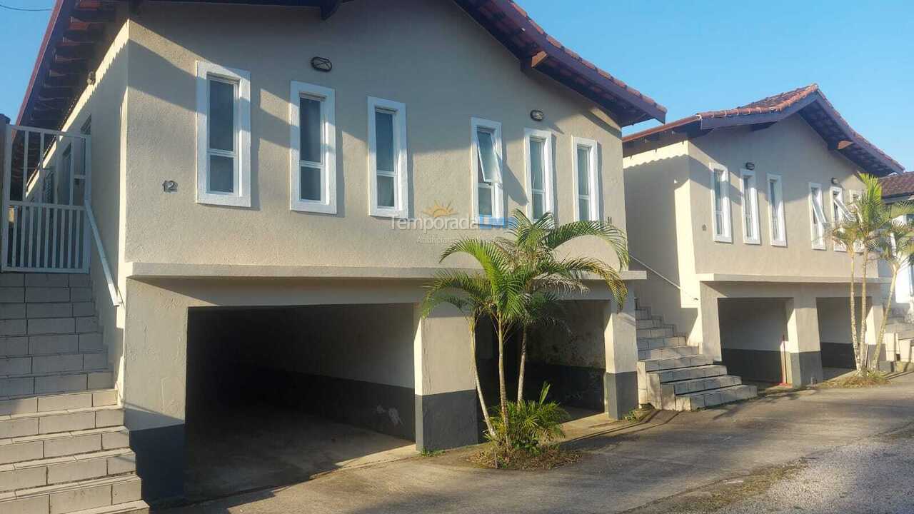 Casa para alquiler de vacaciones em Ubatuba (Maranduba)