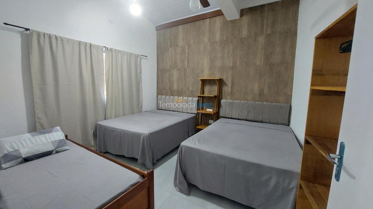 Casa para alquiler de vacaciones em Caraguatatuba (Massaguaçu)