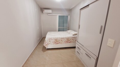 Guarujá Pitangueiras, 3d, 2 places, 6 people, air cond, 150 m to the beach