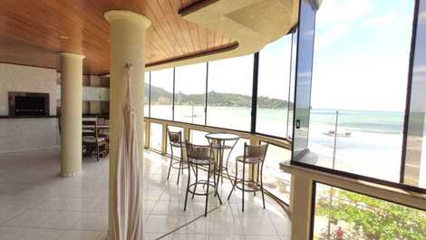 AMPLE 3 BEDROOMS FRONT THE SEA