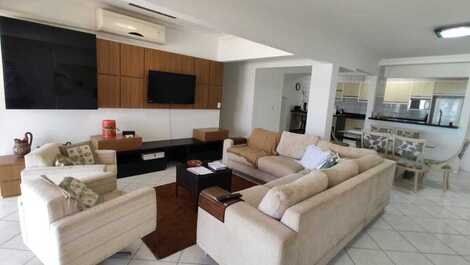 AMPLE 3 BEDROOMS FRONT THE SEA