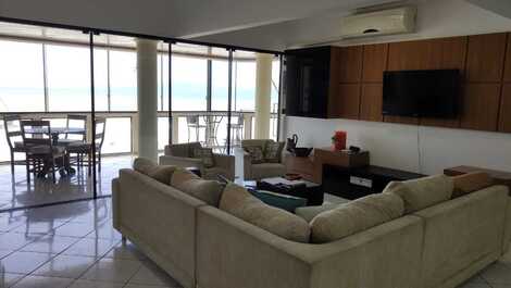 AMPLE 3 BEDROOMS FRONT THE SEA