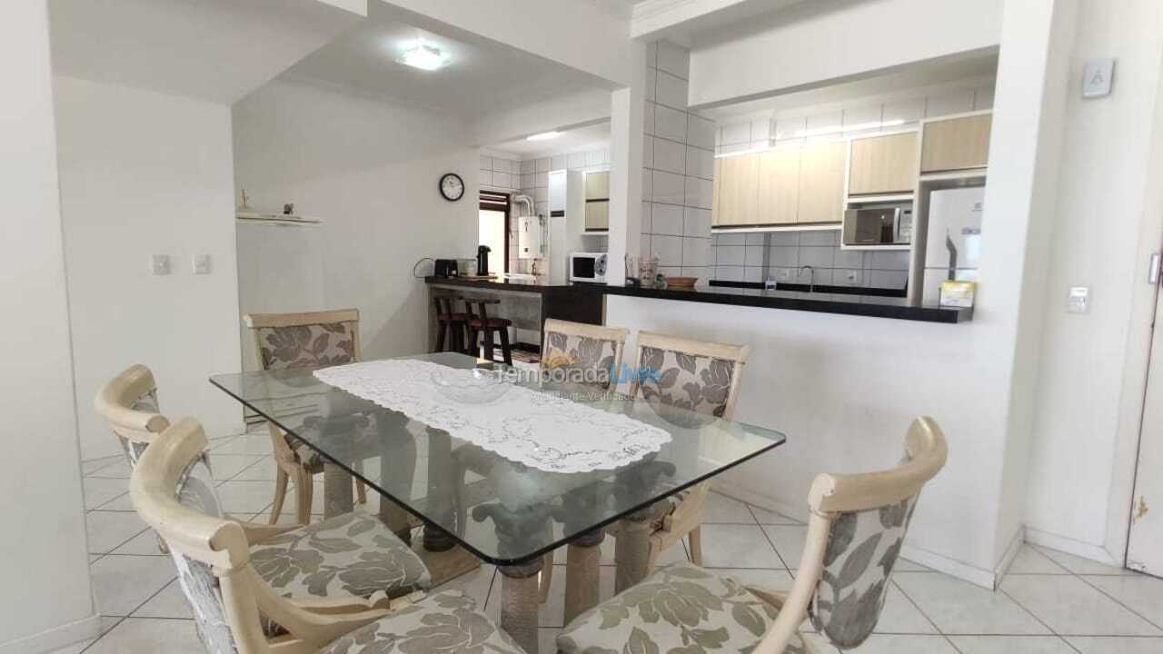 Apartment for vacation rental in Itapema (Centro)