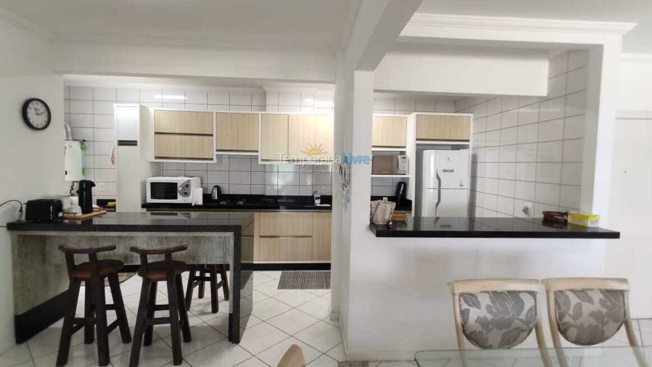 Apartment for vacation rental in Itapema (Centro)