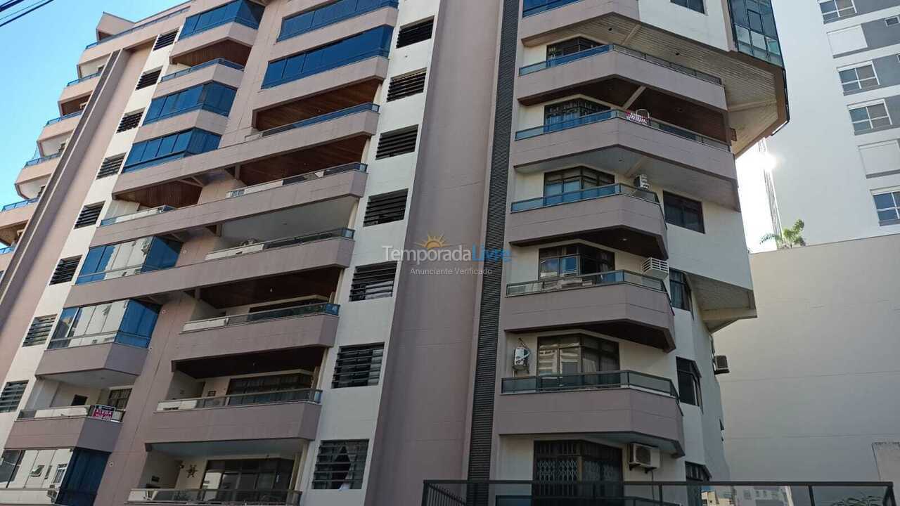 Apartamento para aluguel de temporada em Itapema (Meia Praia)