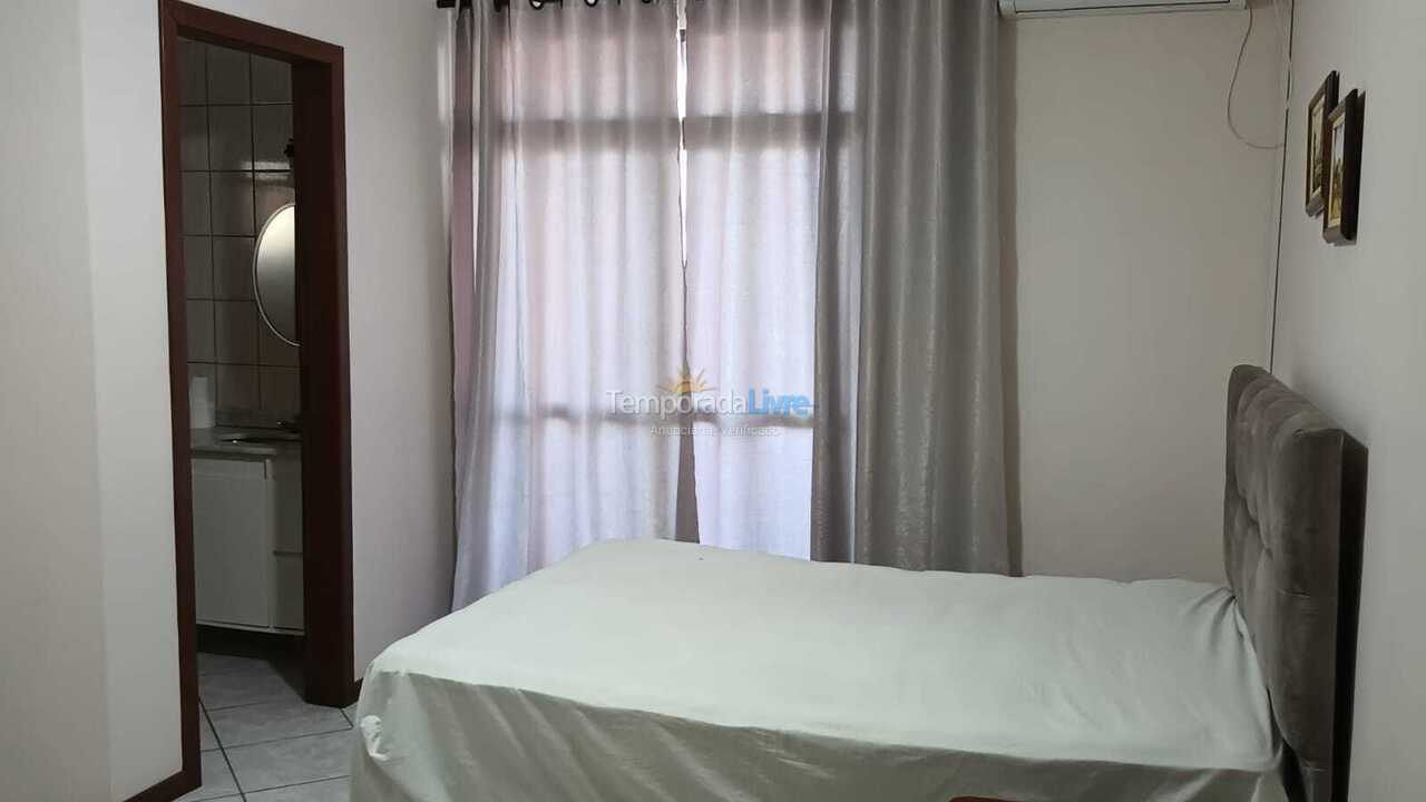 Apartamento para aluguel de temporada em Itapema (Meia Praia)