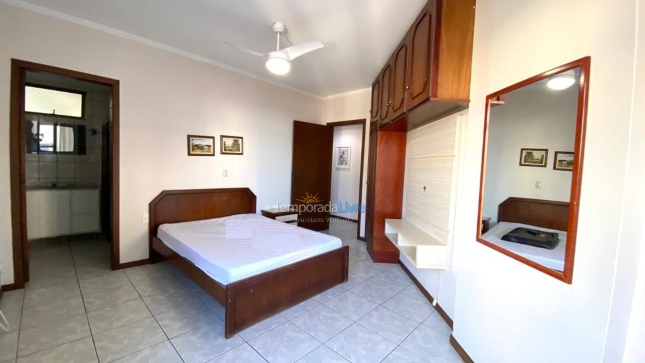 Apartamento para aluguel de temporada em Itapema (Meia Praia)