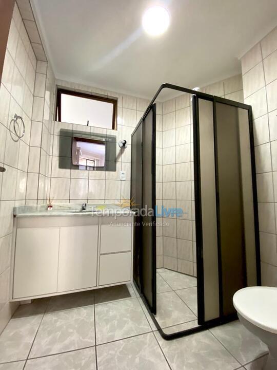 Apartamento para aluguel de temporada em Itapema (Meia Praia)