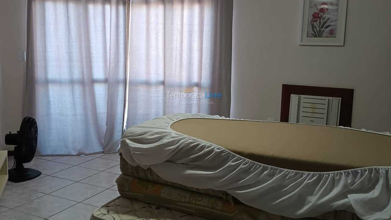 Apartamento para aluguel de temporada em Itapema (Meia Praia)