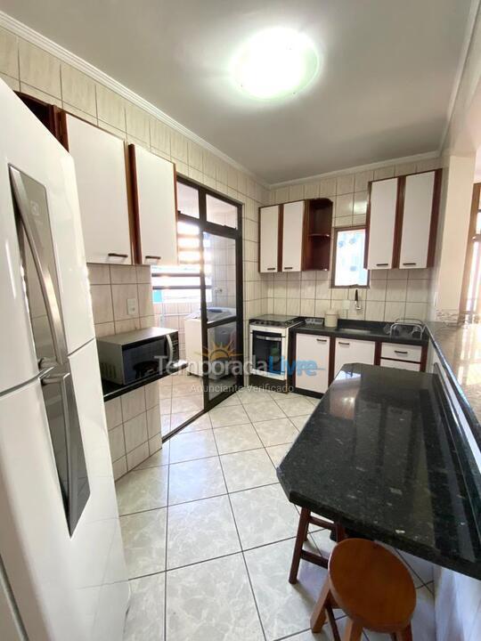 Apartamento para aluguel de temporada em Itapema (Meia Praia)