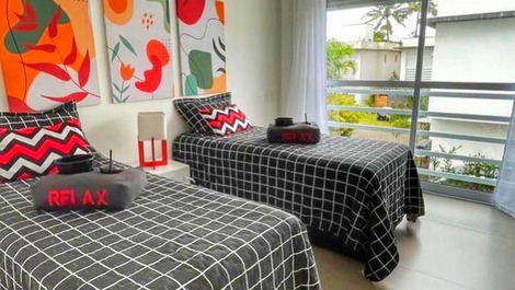 HOUSE FOOT IN THE SAND IN MARESIAS - HIGH STANDARD - AVAILABLE RÉVEILLON