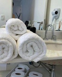 HOUSE FOOT IN THE SAND IN MARESIAS - HIGH STANDARD - AVAILABLE RÉVEILLON